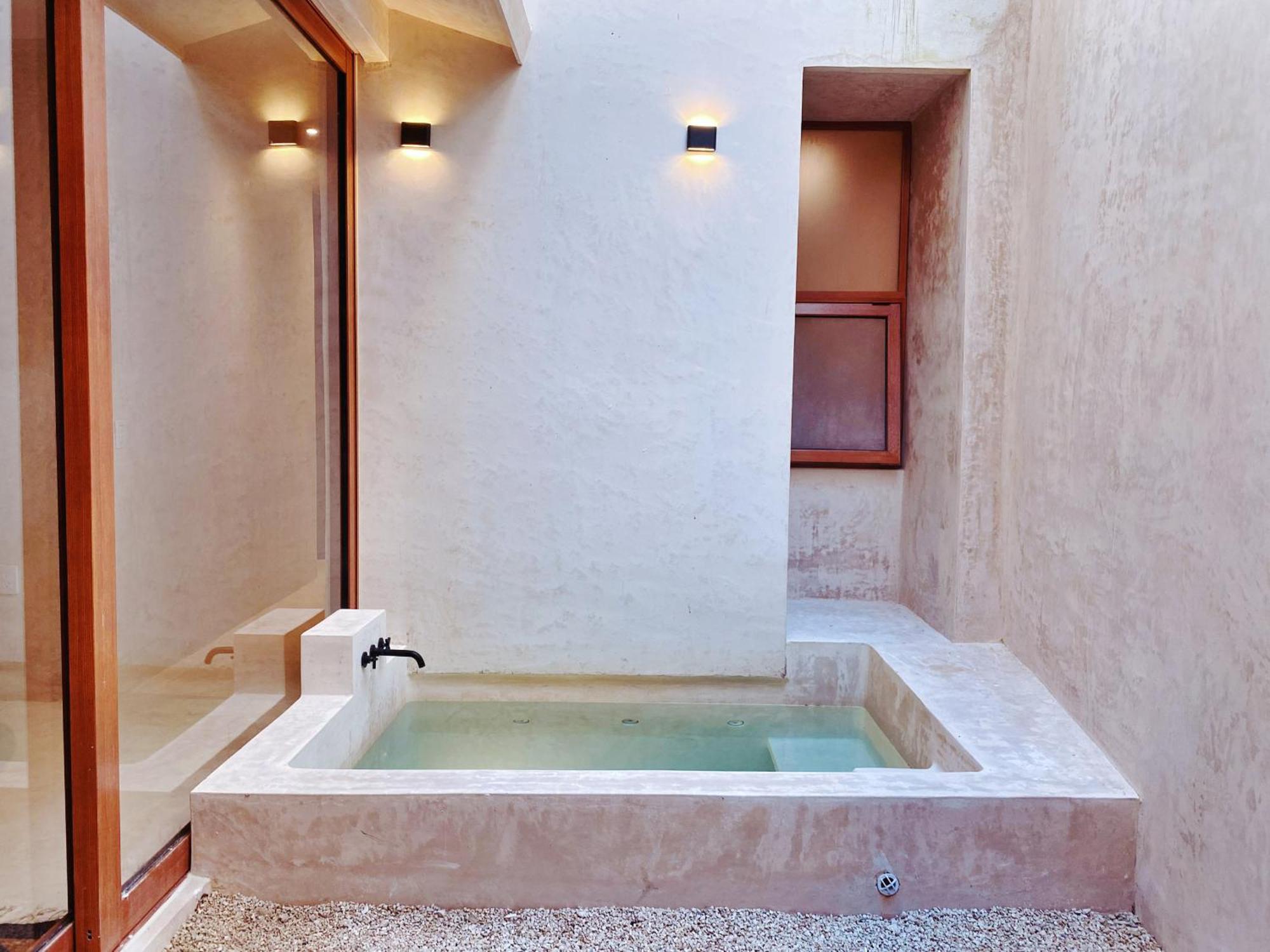 Apartment Makan Brand New 2-bedroom With Patio And Pool *